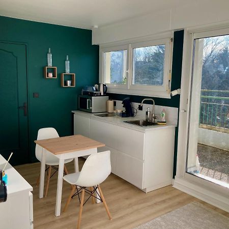 Appartement Avec Terrasse Et Parking Gratuit Accole Montbeliard Bagian luar foto