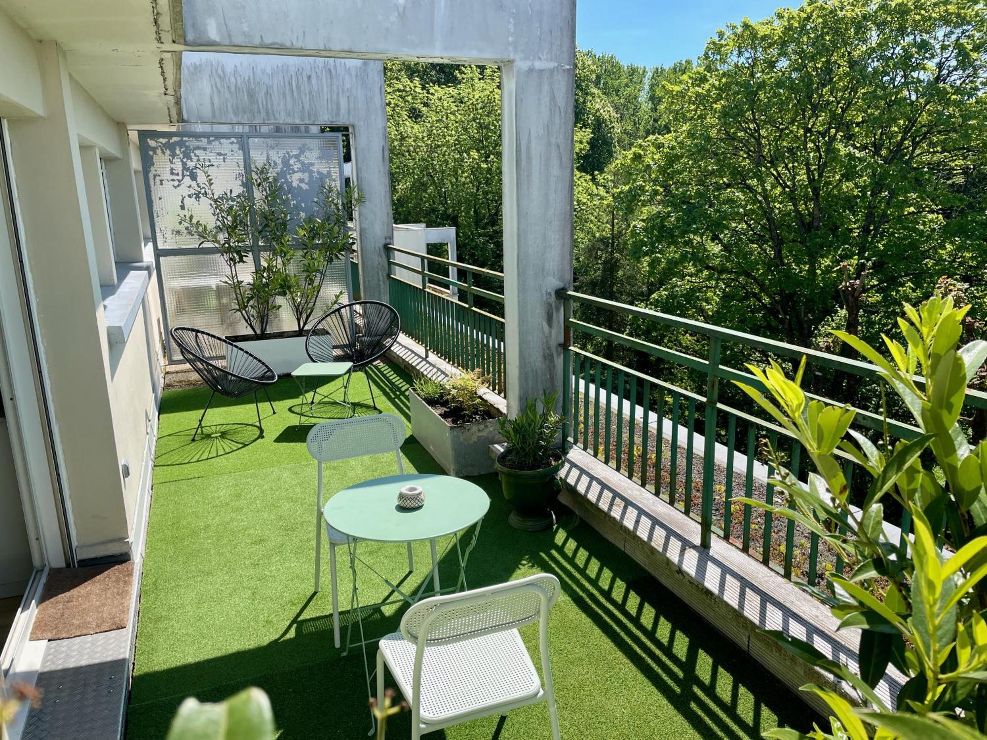 Appartement Avec Terrasse Et Parking Gratuit Accole Montbeliard Bagian luar foto