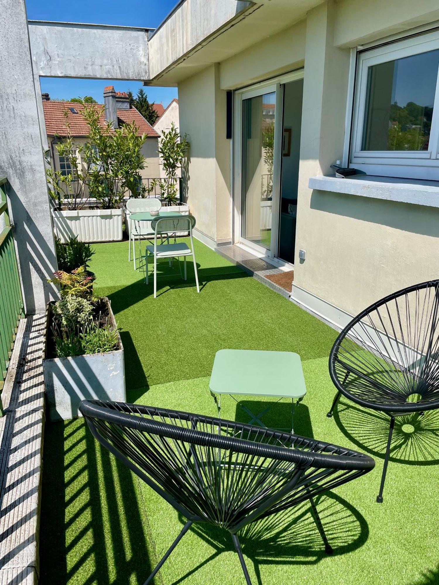 Appartement Avec Terrasse Et Parking Gratuit Accole Montbeliard Bagian luar foto